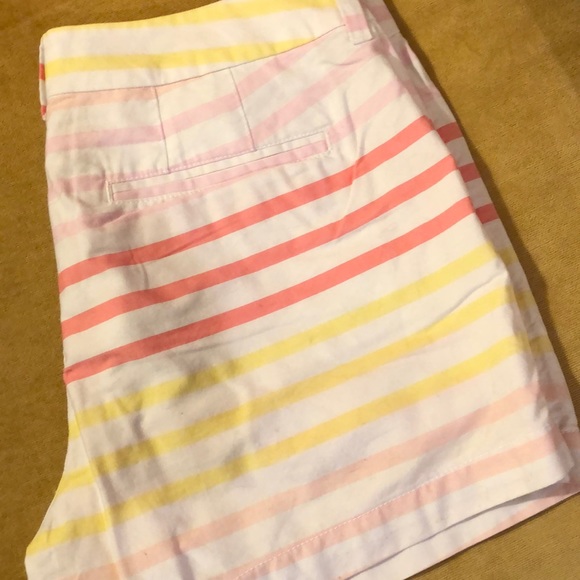 Old Navy shorts - Picture 4 of 4